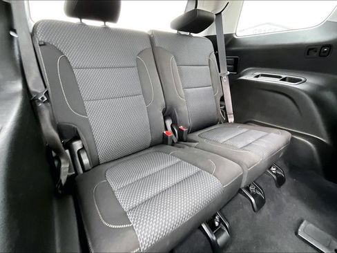 Used 2023 GMC Acadia SLE w/ Driver Convenience Package FWD image 27