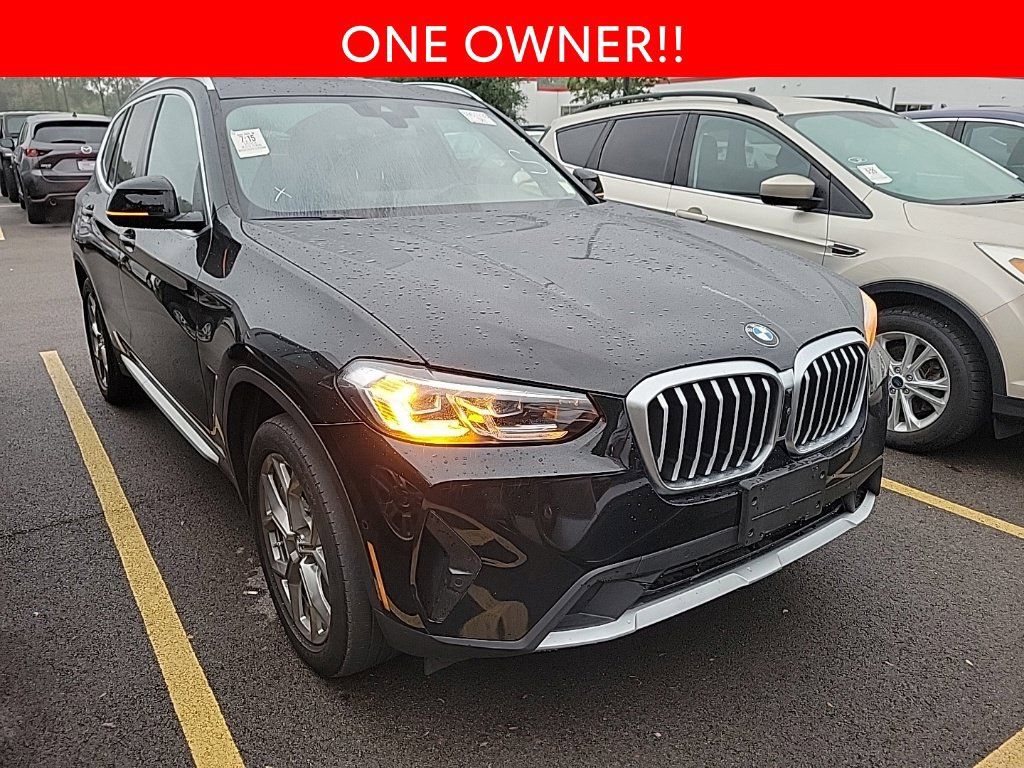 Used 2023 BMW X3 xDrive30i w/ Premium Package AWD/4WD image 3