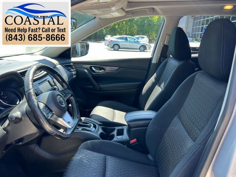 Used 2020 Nissan Rogue SV w/ Sun & Sound Touring Package FWD image 8