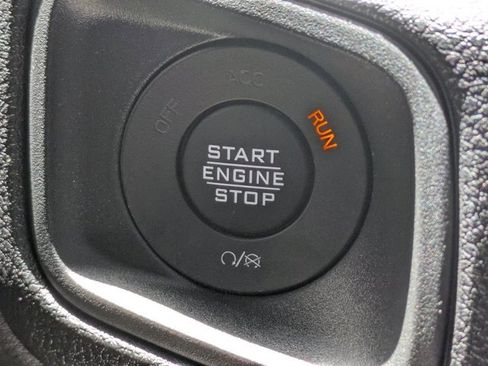 New 2025 Jeep Gladiator Sport image 24