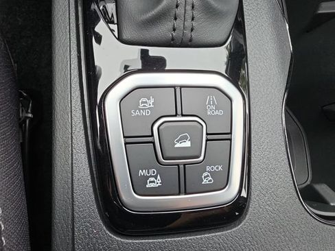 New 2026 Nissan Frontier SV AWD/4WD image 21