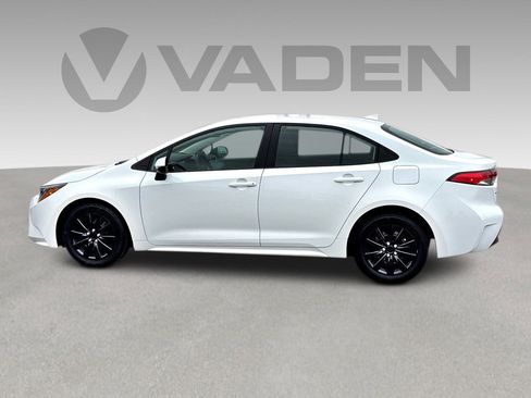 Used 2024 Toyota Corolla LE image 28