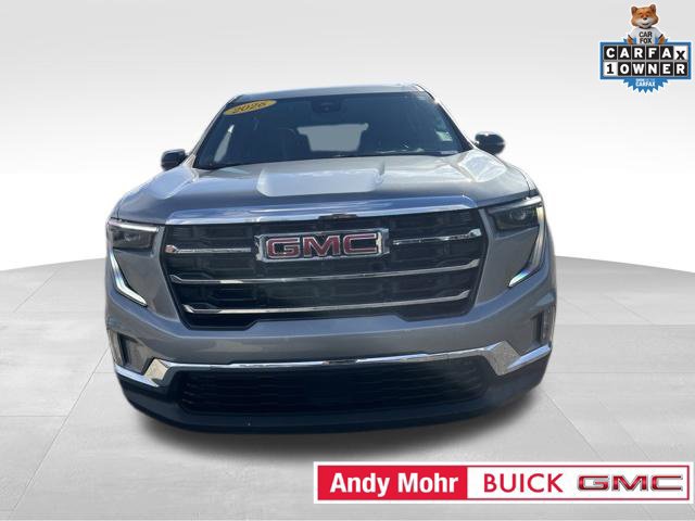 Used 2026 GMC Acadia Elevation w/ Elevation Premium Package FWD image 3