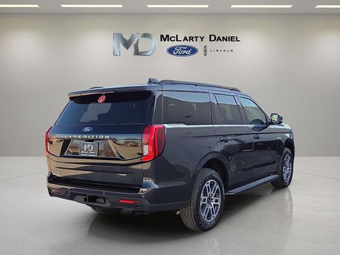 New 2026 Ford Expedition Active image 5