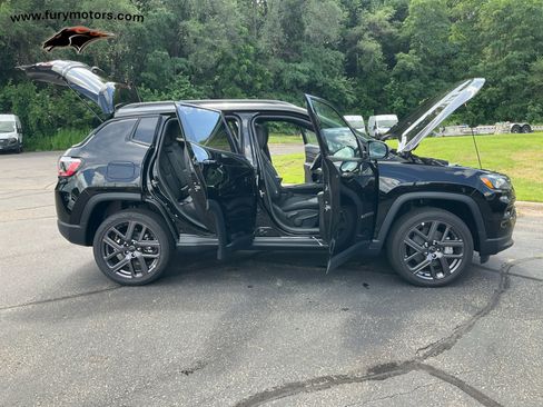 New 2025 Jeep Compass Limited w/ Sun & Sound Group image 35