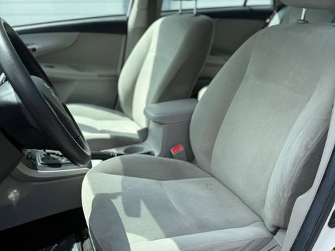 Used 2013 Toyota Corolla L FWD image 14