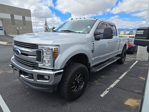 Used 2019 Ford F350 XLT w/ XLT Premium Package AWD/4WD image 5