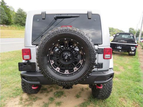 Used 2017 Jeep Wrangler Unlimited Rubicon image 34