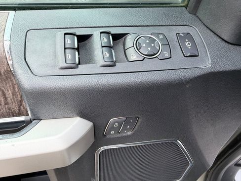 Used 2019 Ford F250 Lariat w/ Chrome Package AWD/4WD image 18