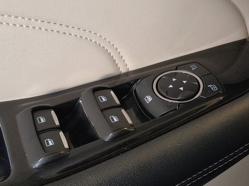 Used 2019 Ford Edge Titanium w/ Equipment Group 301A AWD/4WD image 27