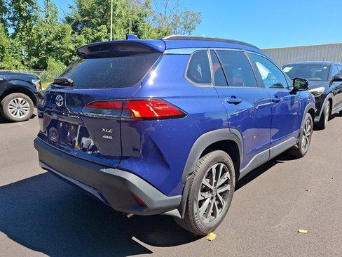 Used 2022 Toyota Corolla Cross XLE image 7
