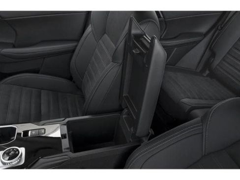 Used 2025 Mitsubishi Outlander SE image 13