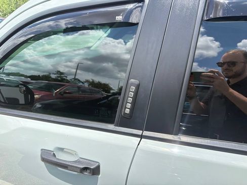 Used 2023 Ford Maverick XLT FWD image 11