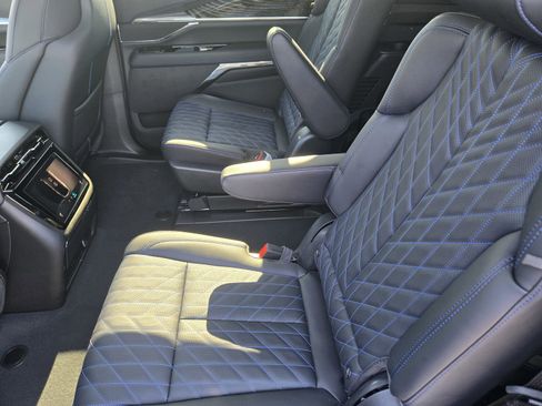 New 2026 Cadillac Escalade IQ Luxury 1 w/ LPO, Radiant Package image 6