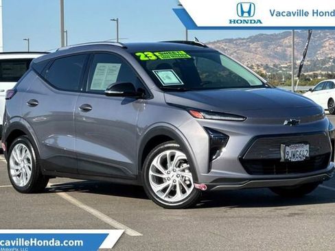 Used 2023 Chevrolet Bolt EUV LT w/ Driver Confidence Package image 1