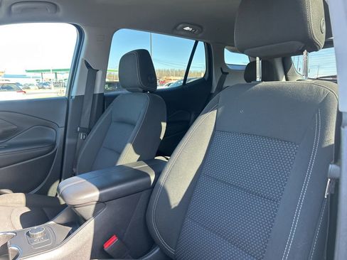 Used 2024 GMC Terrain SLE image 11