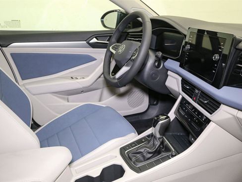 New 2026 Volkswagen Jetta SE image 13