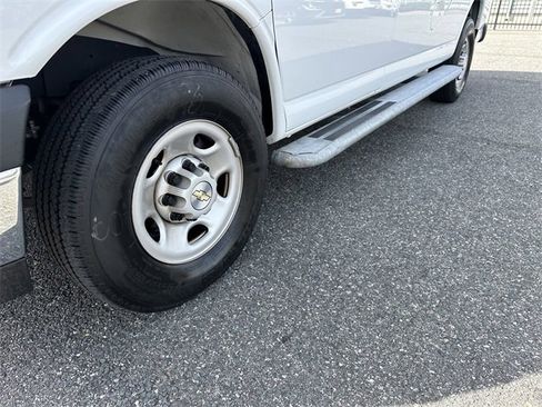 Used 2023 Chevrolet Express 2500 w/ Driver Convenience Package image 12