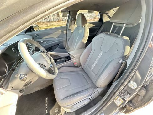 Used 2023 Hyundai Elantra SE image 18