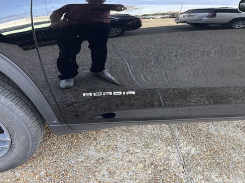 Certified 2025 GMC Acadia Elevation image 32