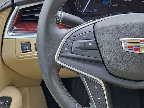 Used 2017 Cadillac XT5 Luxury w/ Driver Awareness Package FWD image 18