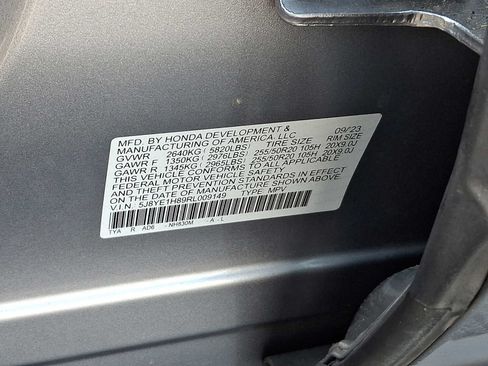 Certified 2024 Acura MDX SH-AWD w/ Advance Package image 28