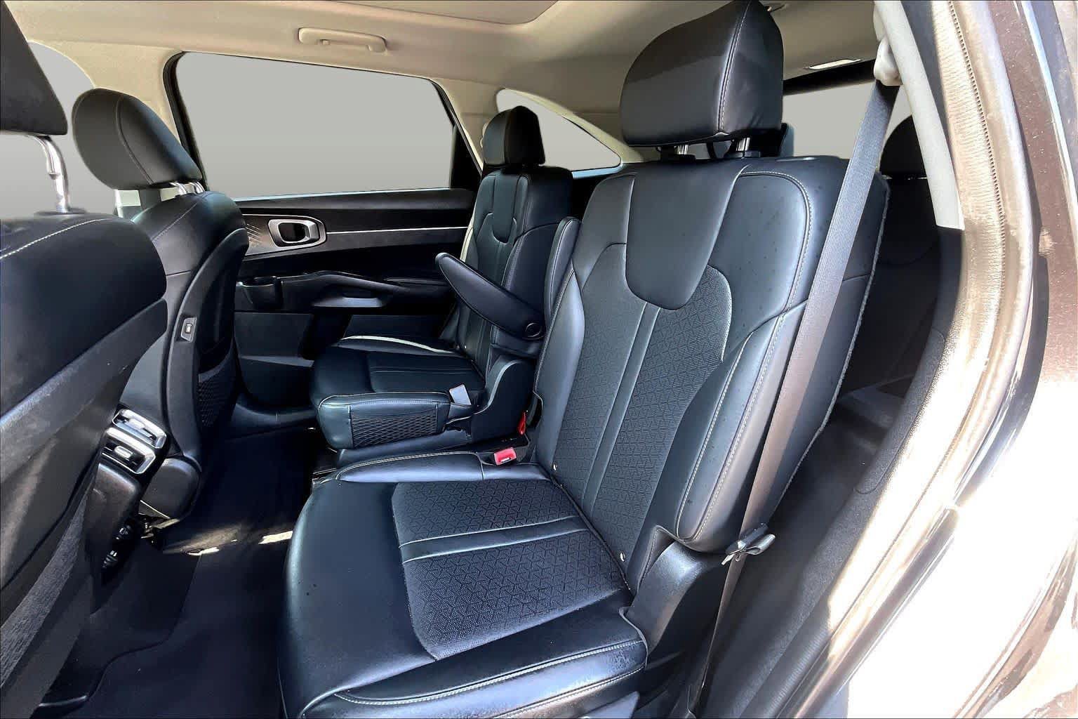 Used 2022 Kia Sorento EX w/ Panoramic Sunroof Package FWD image 20