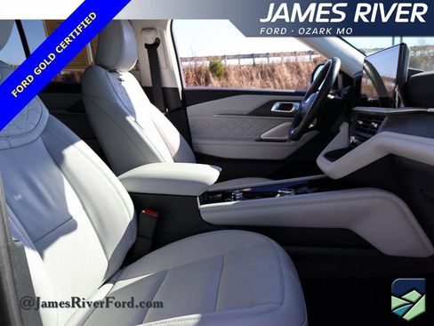 Certified 2025 Ford Explorer Platinum w/ LUX Leather Package image 9