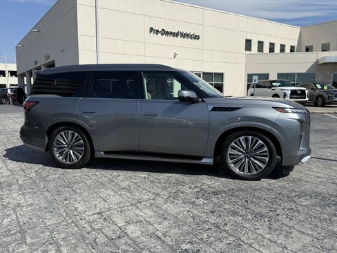 Certified 2025 INFINITI QX80 Sensory image 8