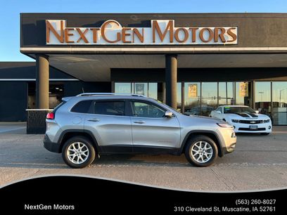 Used 2017 Jeep Cherokee Latitude w/ Cold Weather Group