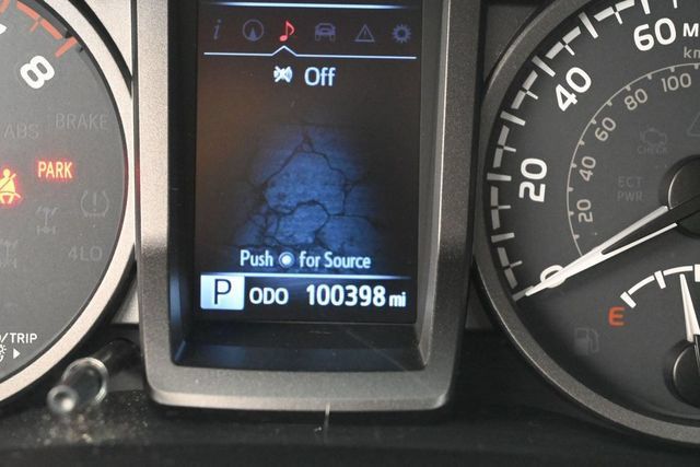 Used 2017 Toyota Tacoma TRD Off-Road AWD/4WD image 20