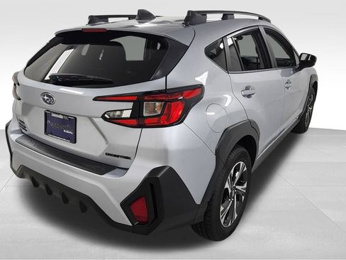 Used 2026 Subaru Crosstrek 2.5i Premium AWD/4WD image 3