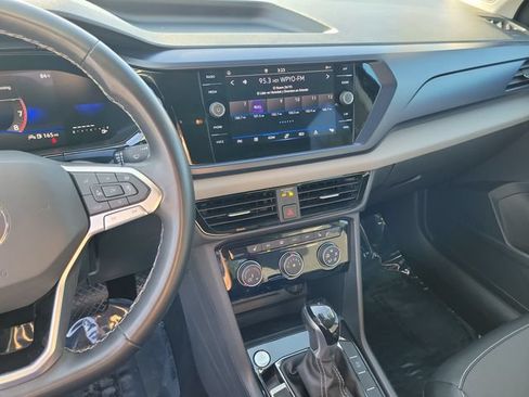 Certified 2023 Volkswagen Taos SE FWD image 23