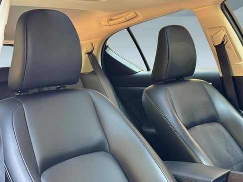 Used 2016 Lexus CT 200h w/ Navigation Package FWD image 24