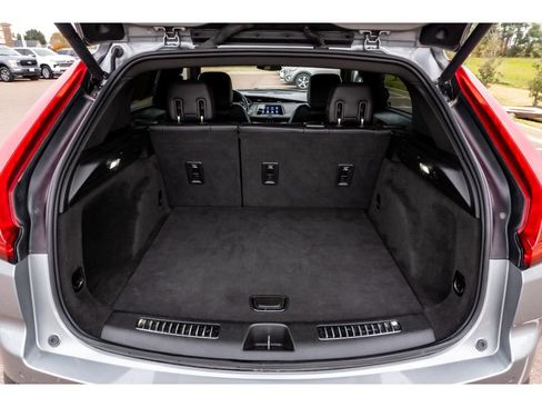 Used 2023 Cadillac XT4 Premium Luxury image 15