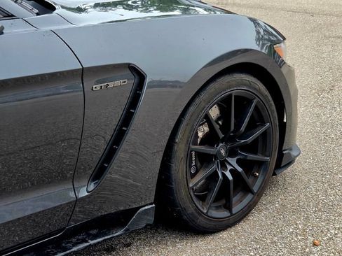 Used 2017 Ford Mustang Shelby GT350 w/ Convenience Package RWD image 6