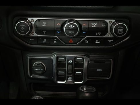 Used 2023 Jeep Gladiator Overland AWD/4WD image 23