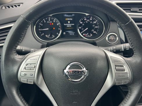 Used 2016 Nissan Rogue SL image 22