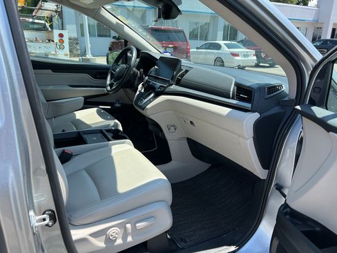 Used 2025 Honda Odyssey EX-L image 13