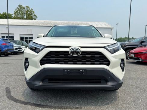 Used 2022 Toyota RAV4 XLE Premium AWD/4WD image 8