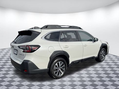 Used 2023 Subaru Outback Premium image 7