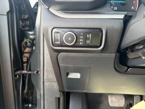 Used 2023 Ford Explorer XLT w/ Equipment Group 202A AWD/4WD image 23