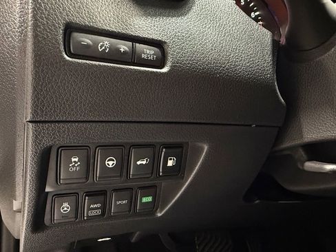 Used 2020 Nissan Rogue S image 37