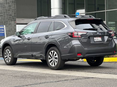 Certified 2025 Subaru Outback Premium image 6