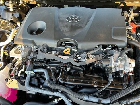 Used 2025 Toyota Camry SE image 30