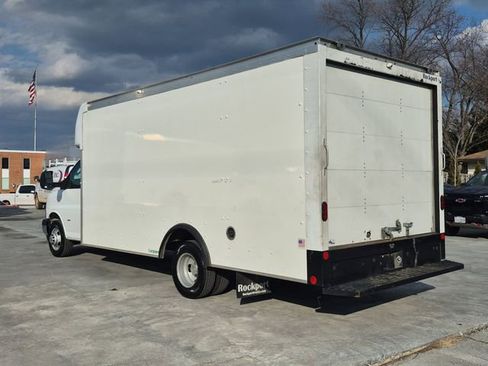 Used 2022 Chevrolet Express 3500 w/ Power Convenience Package image 3