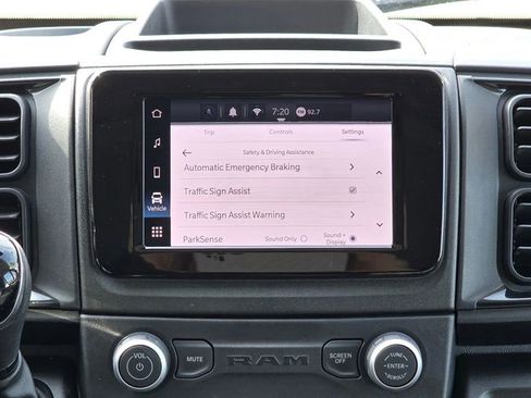 Used 2025 RAM ProMaster 3500 w/ Convenience Group image 36