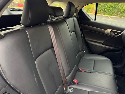 Used 2015 Lexus CT 200h w/ Navigation Package FWD image 20