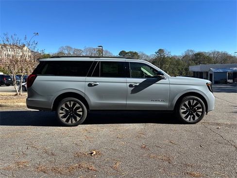 New 2025 Ford Expedition Max Platinum w/ Driver's Package image 8