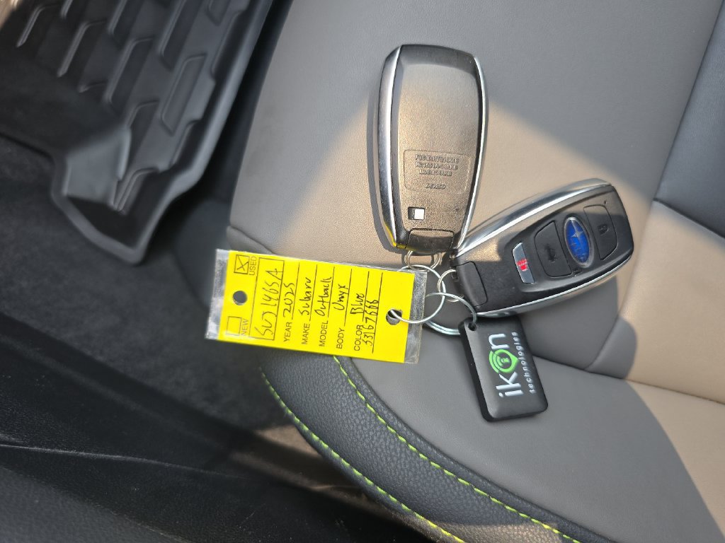 Used 2025 Subaru Outback Onyx Edition AWD/4WD image 37